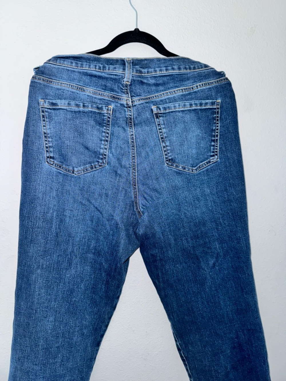 Gloria Vanderbilt Amanda Jeans in Medium Blue Wash - Picture 6 of 6